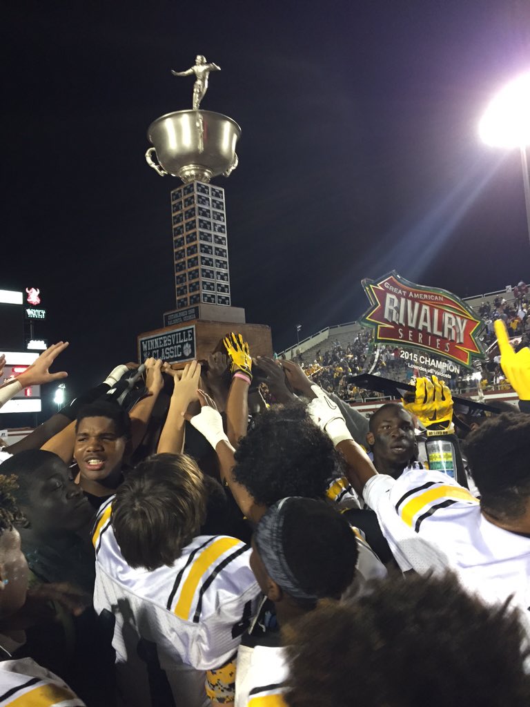 vhswildcats's tweet photo. GO CATS! #backtoback #Winnersville https://t.co/uTH0TUbTM4