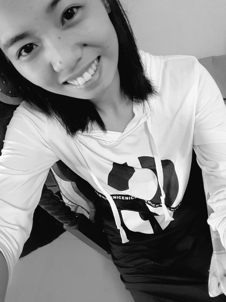 abrilofthecross's tweet photo. Super bare face. #nice3 🙎 https://t.co/HFr4yAjqrH
