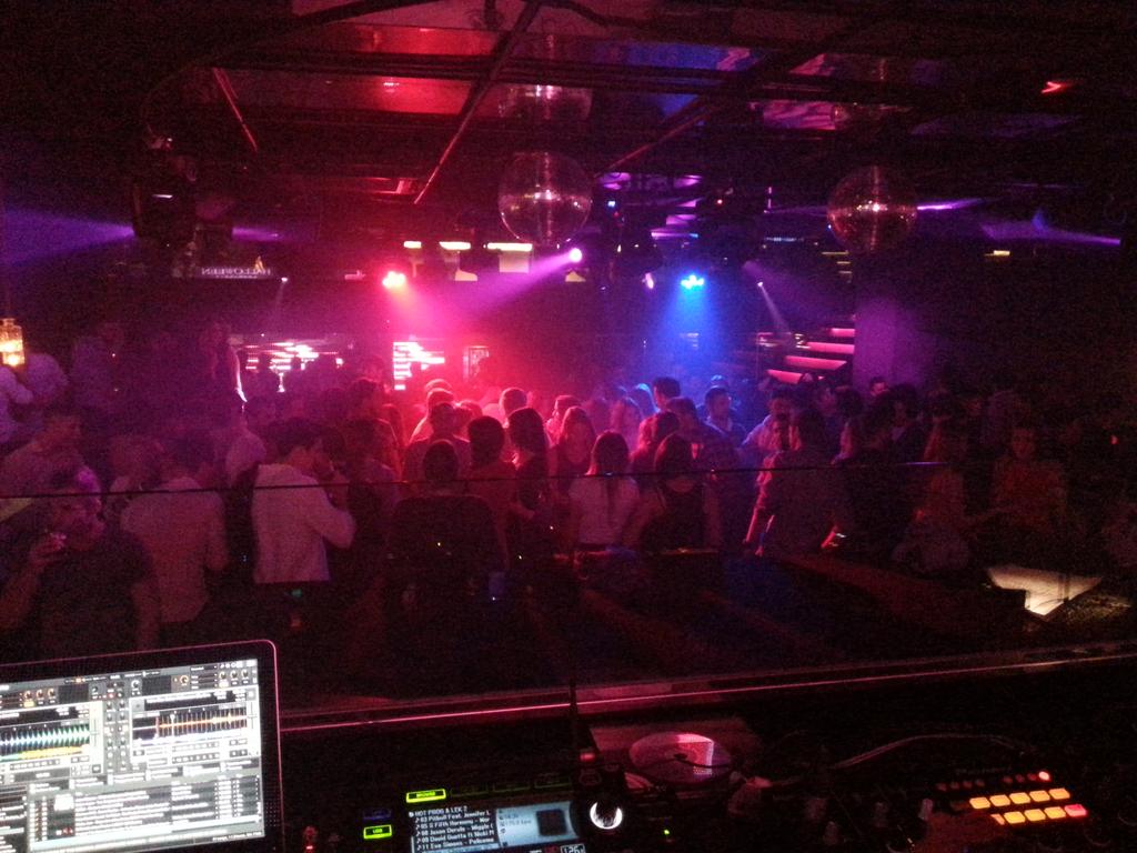 AlexSelas's tweet photo. Minutos para reventar @ClubConcerto https://t.co/3041PJoETl