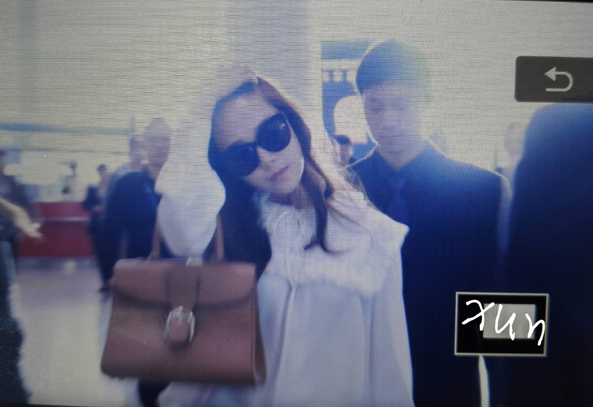 [PIC][31-10-2015]Jessica trở về Hàn Quốc vào trưa nay CSnVMlpWwAAErSL