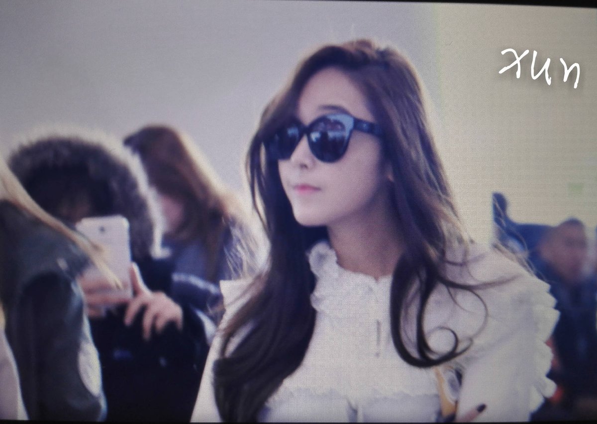 [PIC][31-10-2015]Jessica trở về Hàn Quốc vào trưa nay CSnVMqbUcAESliu