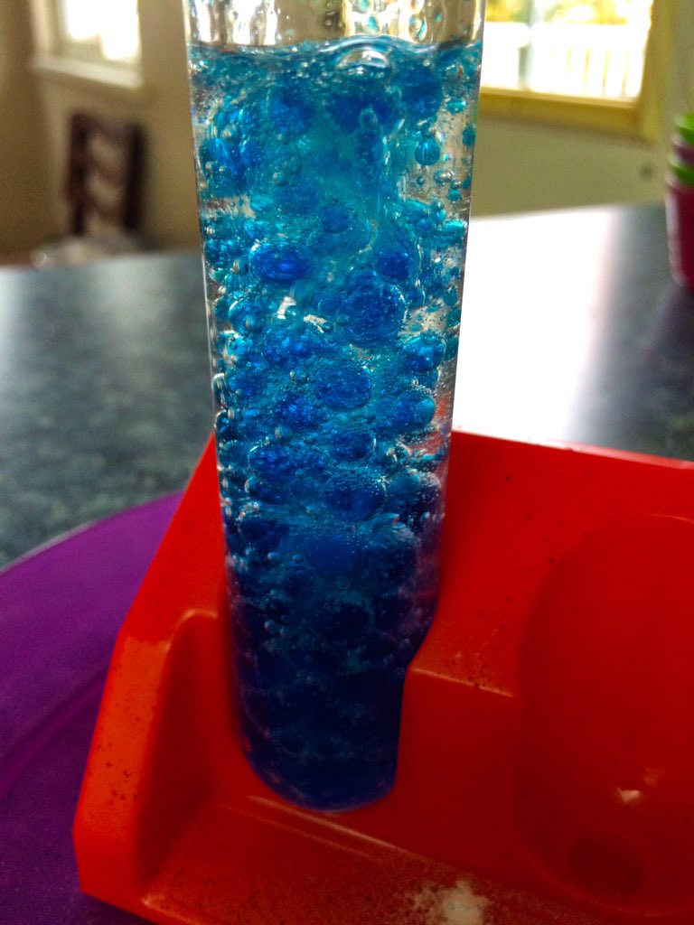 geordiemuppet's tweet photo. Rainy Day! Let the #Fizzy #Science commence! #EveryoneCanScience https://t.co/prdY95MkIb