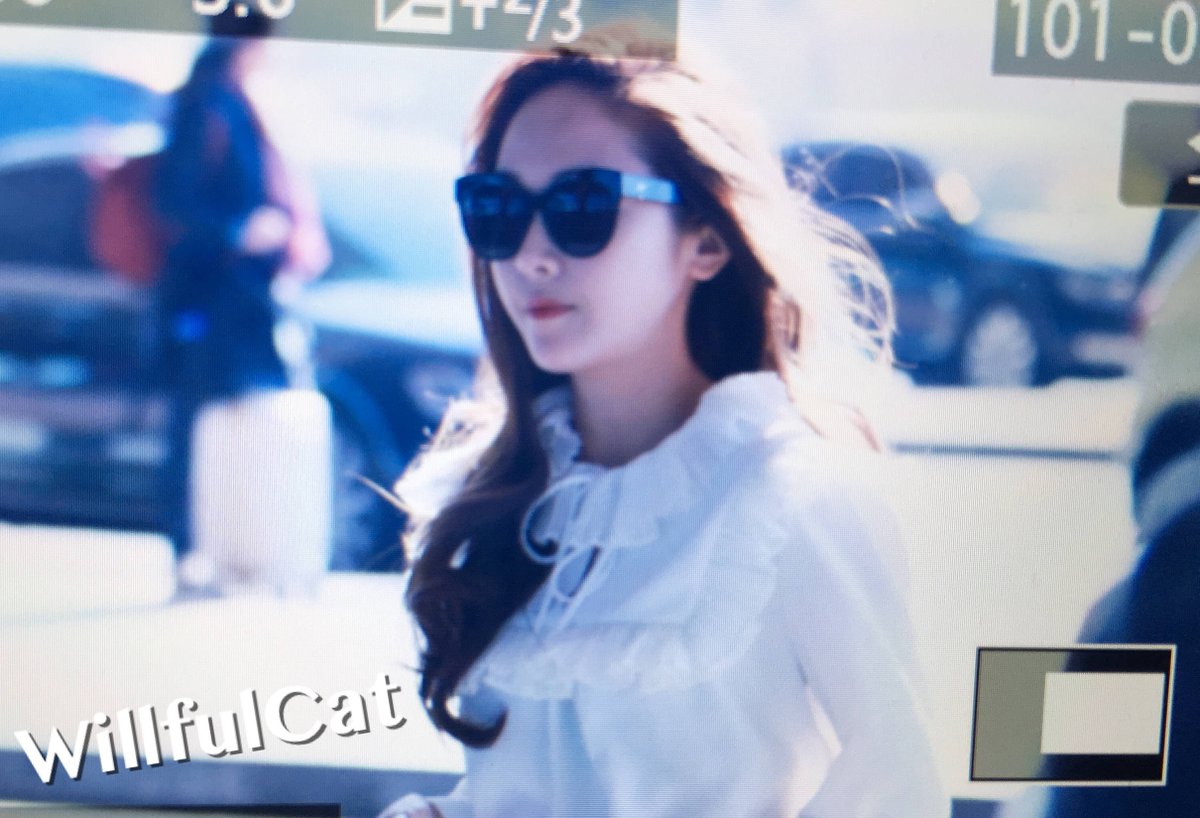 [PIC][31-10-2015]Jessica trở về Hàn Quốc vào trưa nay CSnWcmUXIAAuPw3