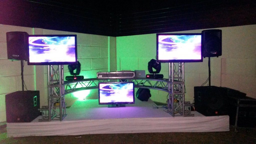 weventos_ve's tweet photo. alquiler de sonido y show para tu evento. Inf por acá https://t.co/opAlB08C4h