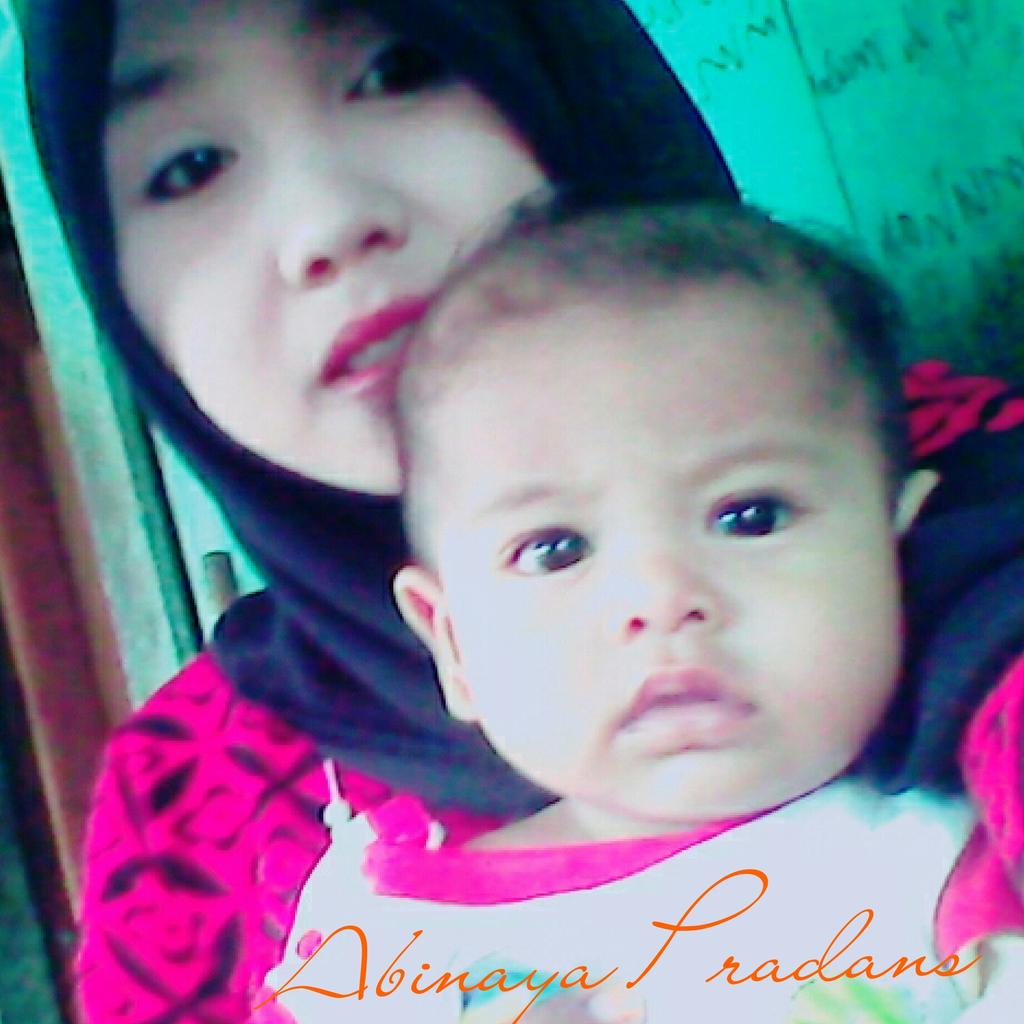 rianizee1 tweet picture