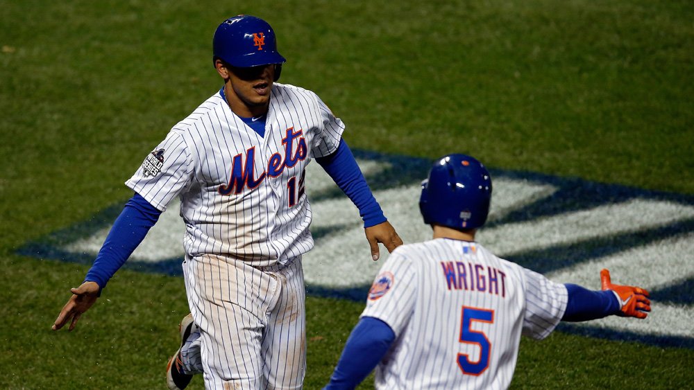 NBCSports's tweet image. .@Mets beat @Royals 9-3 in Game 3, cut Kansas City's World Series lead to 2-1! tw.nbcsports.com/sgu