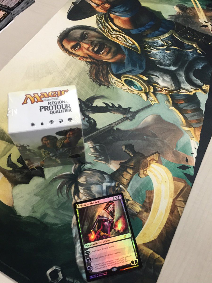 Big Magic בטוויטר 今回のプロツアー地域予選参加者には Rptqプロモ版 ヴェールのリリアナ と 特製デッキケースが参加賞 として配布されています またtop16には上位賞としてプレイマットも 鼓舞する突撃 のイラストでギデオンが迫力満点 Mtgjp Https T Co