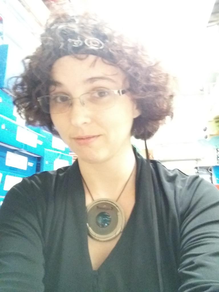 Unbroken_Casing's tweet photo. Cut it all off.  @Malevolentdiva  Love it? https://t.co/ytD8dwquqF