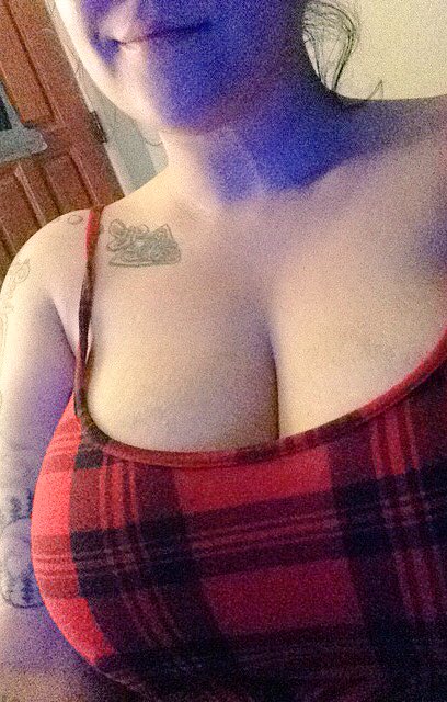 MeanMolly's tweet photo. #walletrapeweekend stands at $987 and counting. #findom #submit #hypnoboobs #weak #walletdrain #tease #throb #denial https://t.co/8qsTgAA8mj