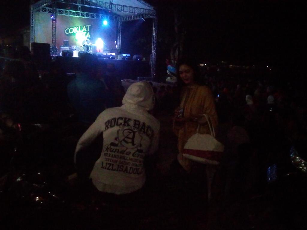 ginsurhad's tweet photo. Tasyakur nelayan Ranca Buaya 2015 #coklatkita https://t.co/5GAWZyto5e