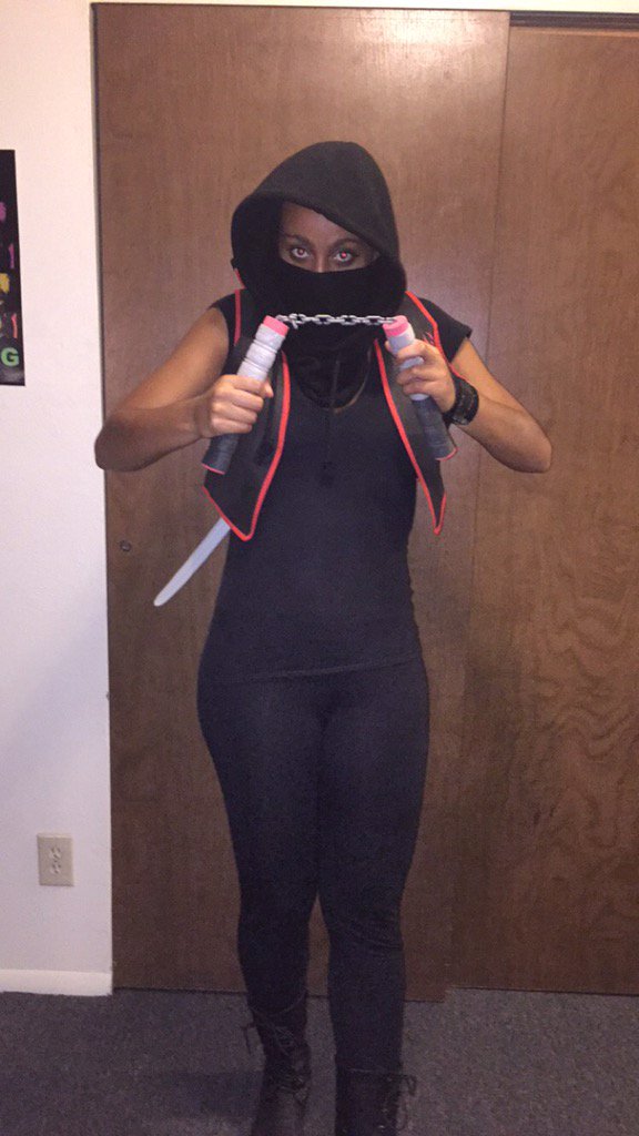 nik_knack21's tweet photo. When people approve of your costume >>> https://t.co/GNpjkHpquM