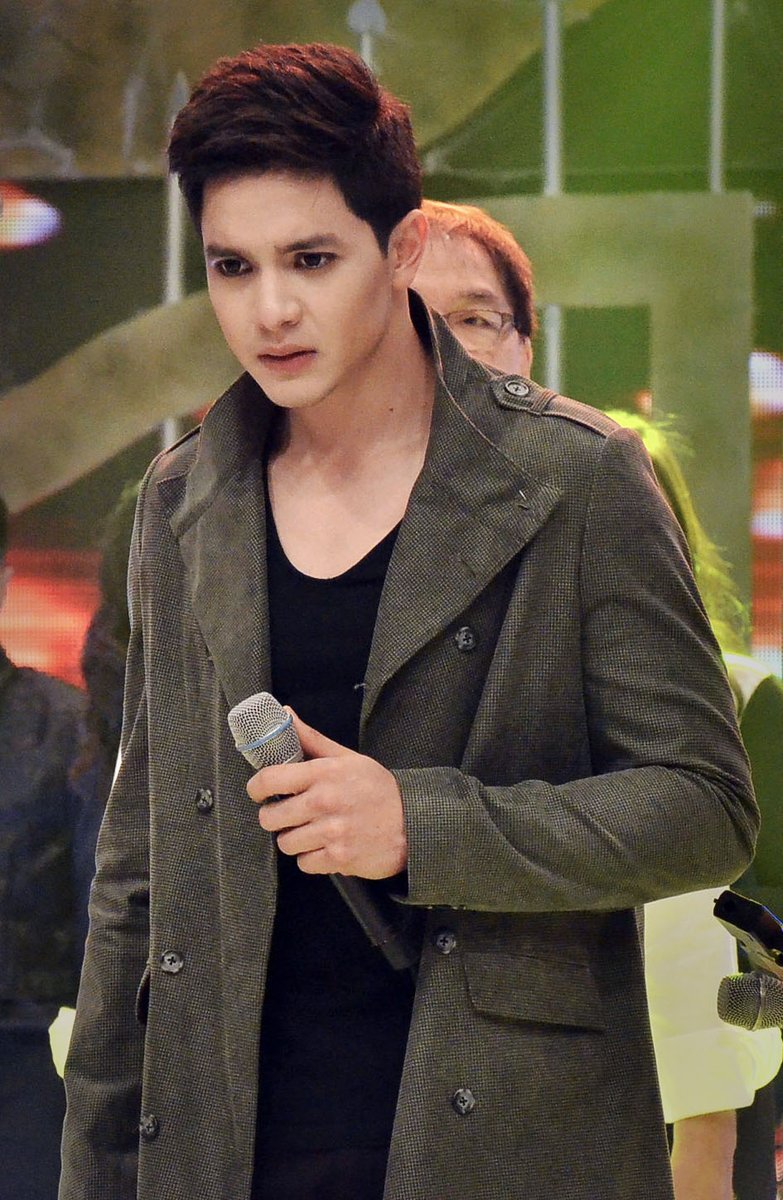 EatBulaga's tweet photo. Worried look ni Bae Alden.  #ALDUBBahayNiLOLA https://t.co/N1WCZFqhRI