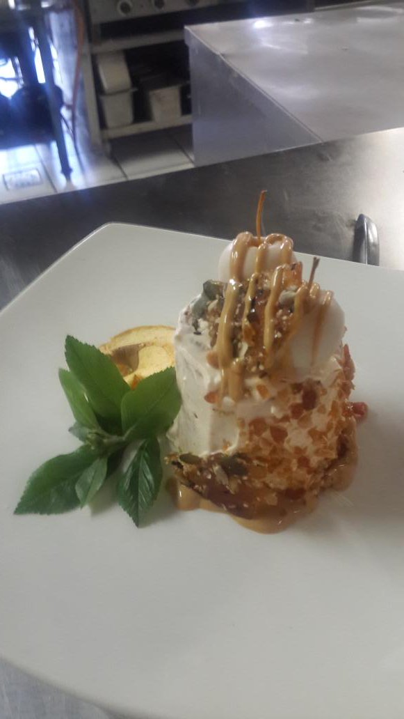 LorenzoGiliomee's tweet photo. #EatingTheCover Toffee apple cake flying off the plates @Fordoun01 . Decadent...sweet and very Spooky...👻🎃 https://t.co/d3foP7mNpI
