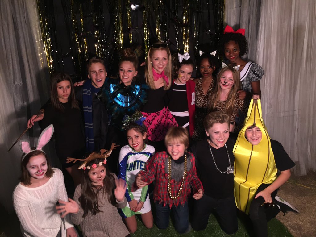 T🎃G🎃I🎃F.  Back in LA tonight at an awesome Halloween costume party with some awesome kids!