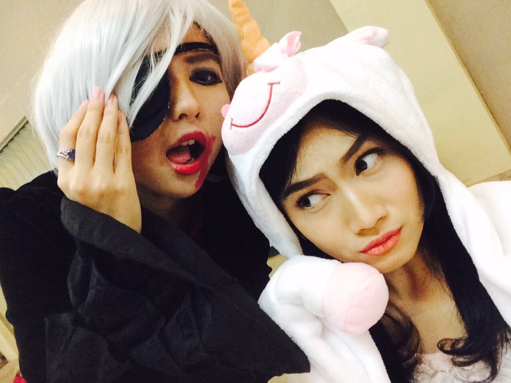 MelodyLaksani's tweet photo. Yuk jalur 2! Jika ingin bertemu harus mencolok, halloween night, midnight boogie night!👻🎃👻 #JKT48HalloweenHSF https://t.co/ZNLo6d0eL1