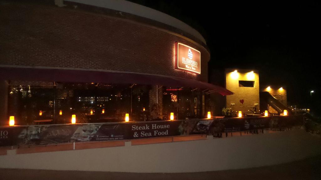 EmporioEl's tweet photo. Ven a cenar a nuestra terraza en el emporio mar y tierra #cancun https://t.co/cJs41GUKGv