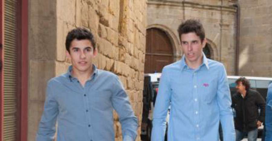 ¿Lo viste? Periodistas italianos provocan a Márquez y fuerzan una pelea ▶ ver.as/vhogu