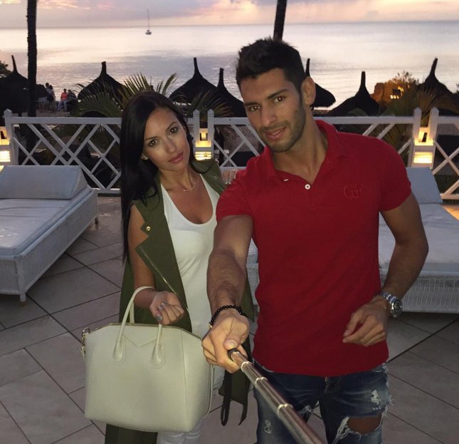 youngpeople_off's tweet photo. Samir Benzema & Laetitia Tribaldos ( #LBESP3 ) 👫💏✨😏 https://t.co/PbvUDJRiVj