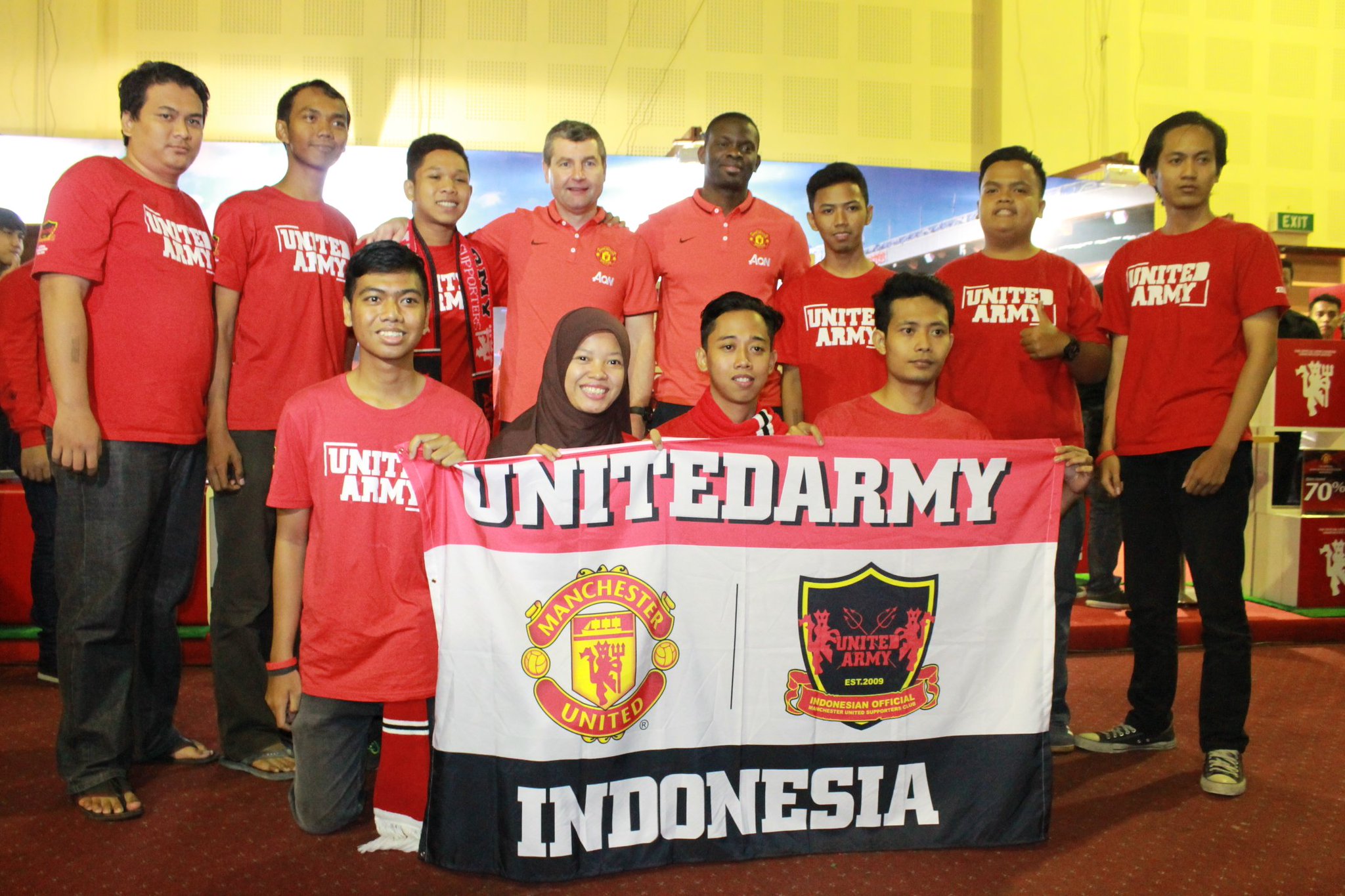 Happy birthday 50th Denis Irwin !  