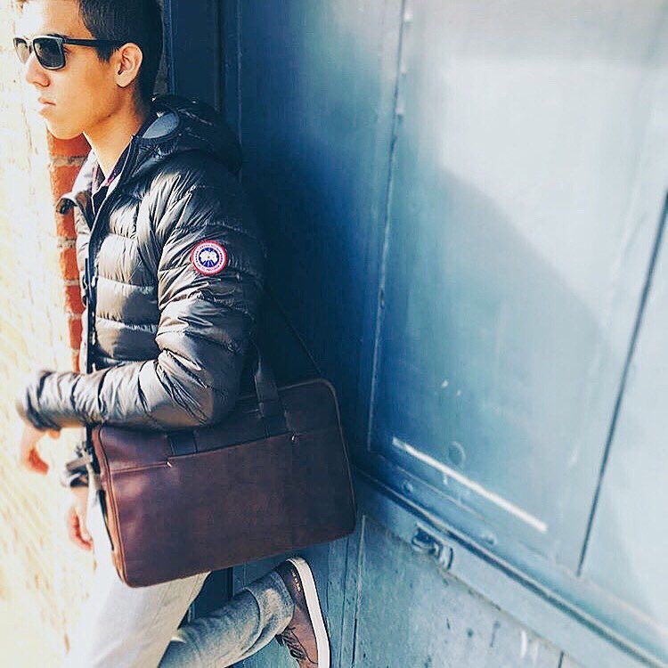 TroubadourGoods's tweet image. A great casual weekend look from our friends at @weekendsboulder, at the foot of the Rocky… ift.tt/1ki26JJ