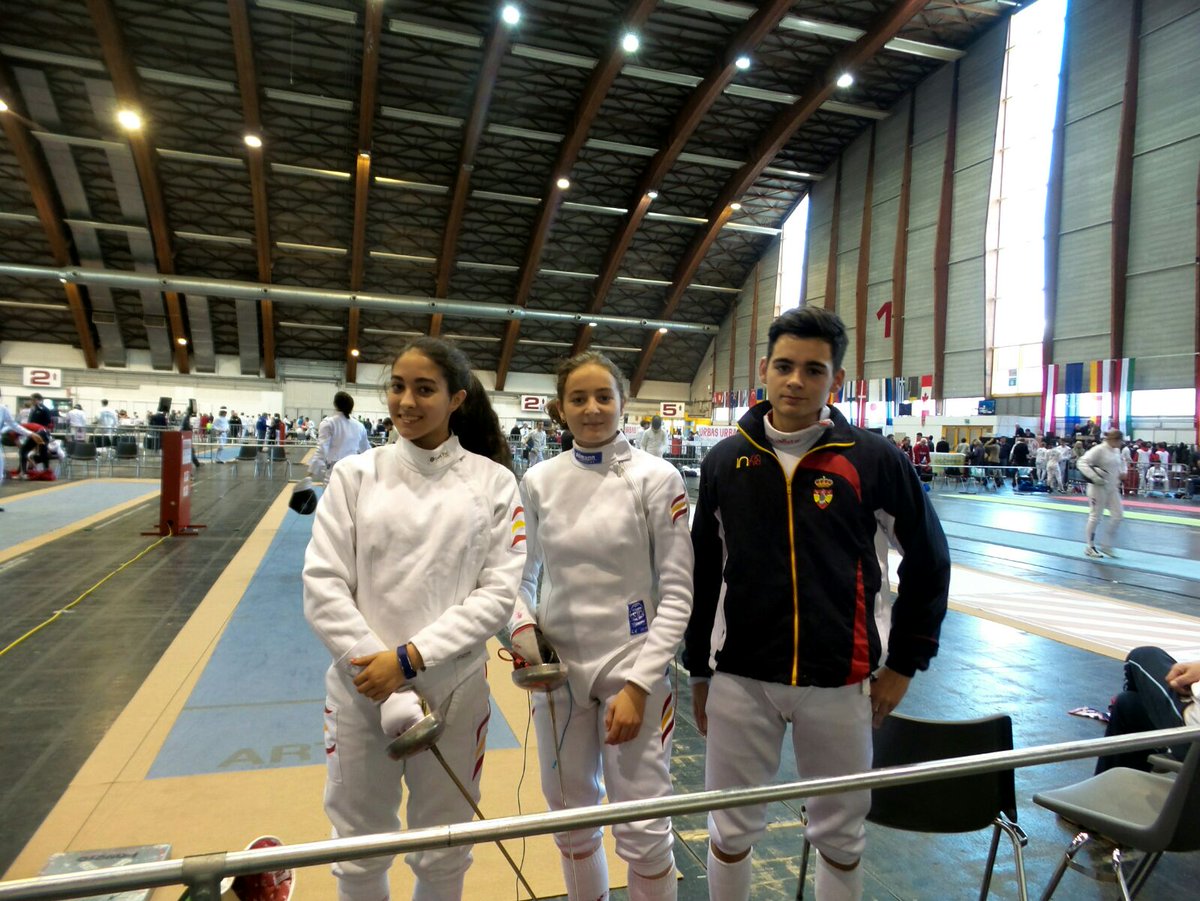 Nuestros alumnos en equipo nacional en Copa Mundial cadete Klagenfurt-Austria 
V.Pañeda, M.Amador y D. Calderón