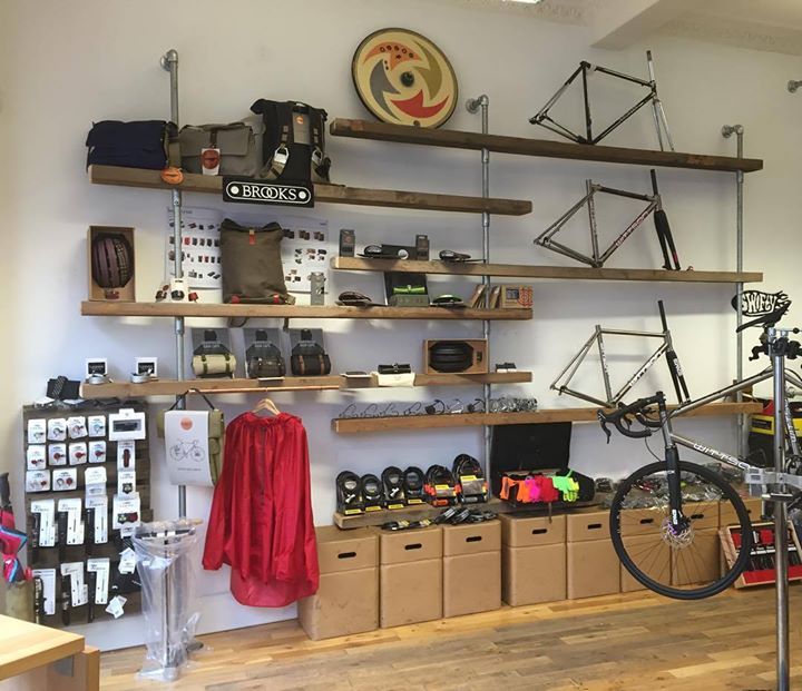 TransDivision's tweet image. GTD New shop shelves going on! #shoprefit #colnagoarabesque #wittson #brooks #brooksenglan… ift.tt/1jYOEep