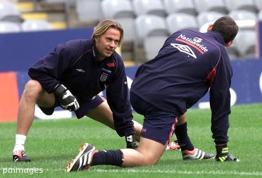 Happy birthday to former  and goalkeeper Ian Walker 