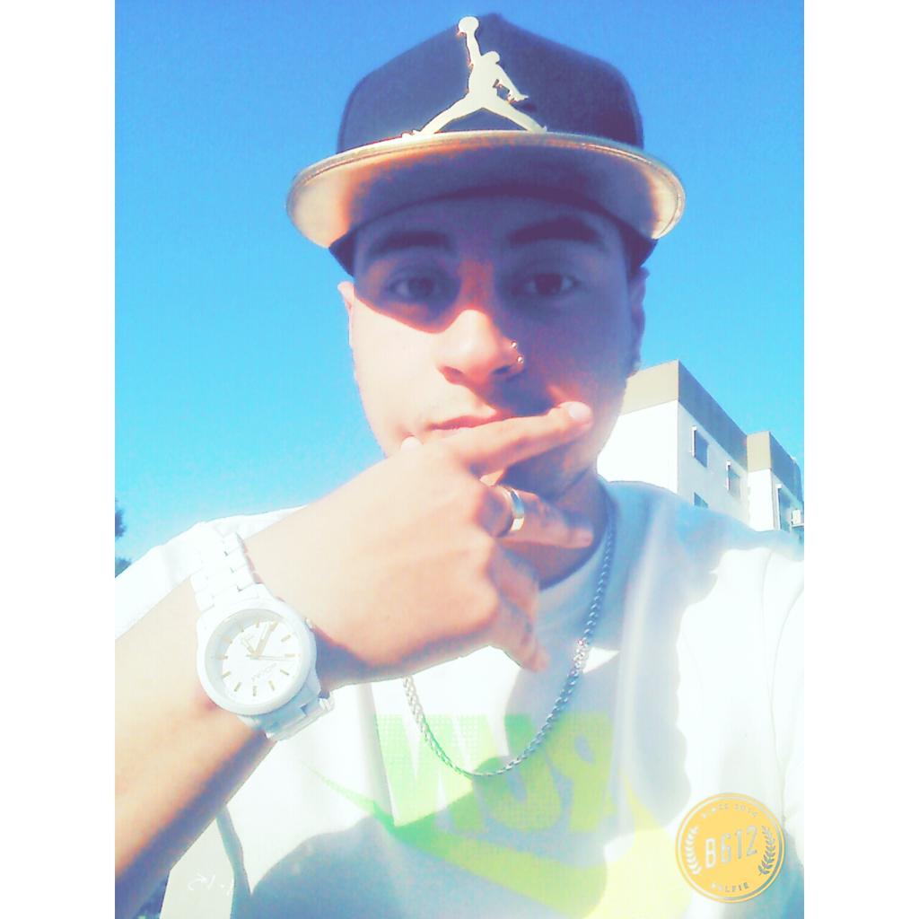 KevinGo05639383's tweet photo. ❤~Disculpeme señora, del libro de mi vida su hija es la autora~❤ 🎵🎶 #Cosculluela #ElPrincii👑 https://t.co/thdCKC2oCG