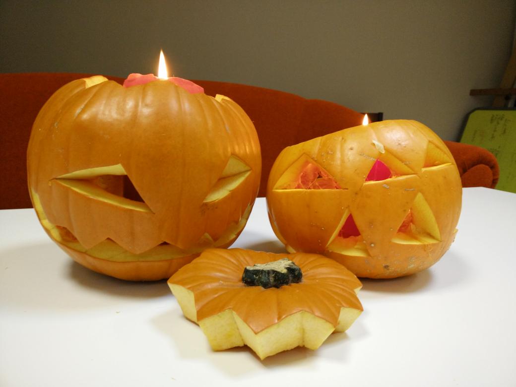 LCCInnoLab's tweet image. Klaipėda pumkins greet the planet "hoddy jamers"! #GSusJam