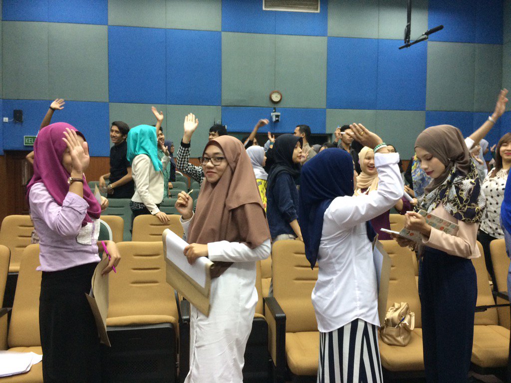 GearUpSeminar's tweet photo. "Mirror mirror on the wall" game 💎. Reflecting our personality https://t.co/fYPZJAXgpD