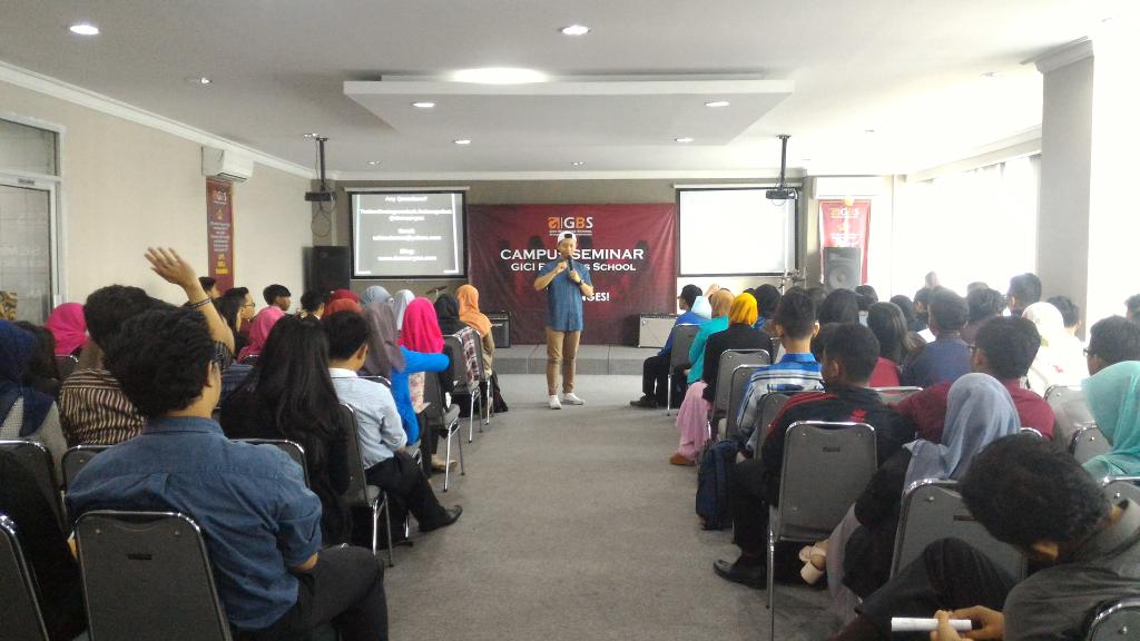 GICIRadio's tweet photo. Lagi ada sesi tanya jawab nih gician @STIE_GBS :D https://t.co/24icsgCHly