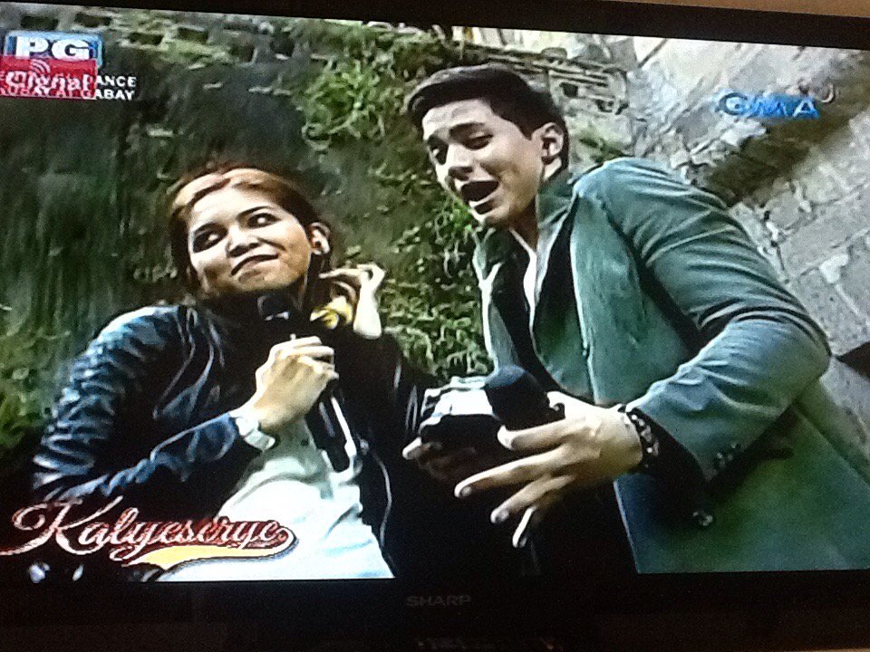 TomCallsx100's tweet photo. Super happy si meng #ALDUBBahayNiLOLA https://t.co/SJits7aBJV