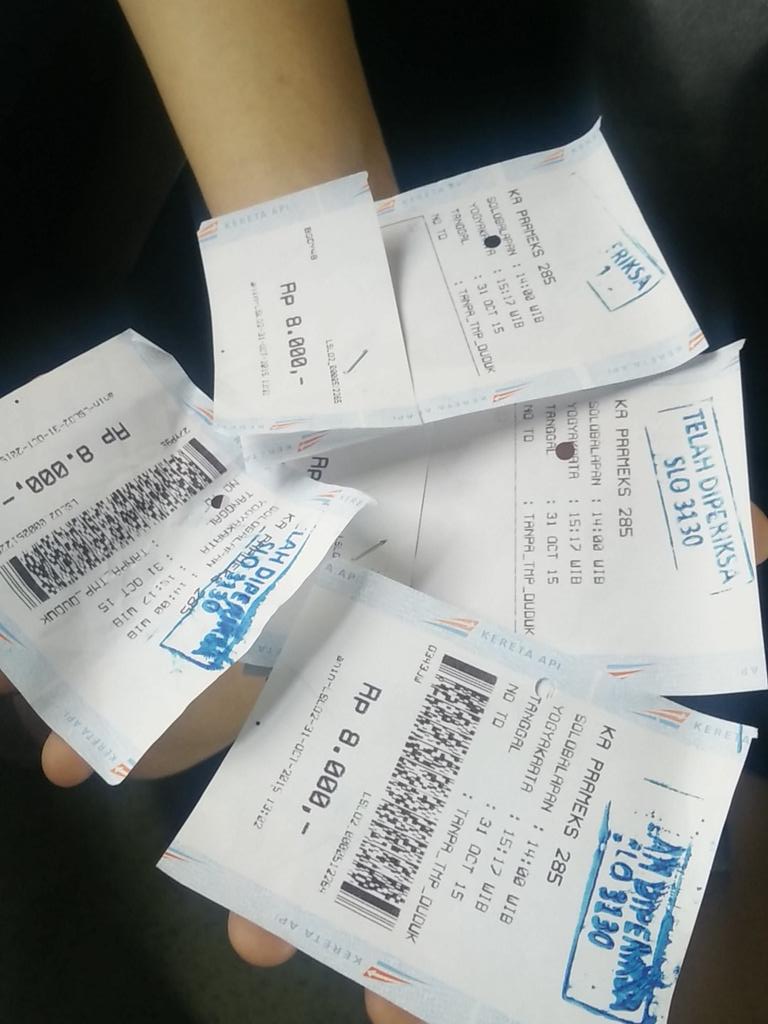ndreeflinds's tweet photo. 4 tiket untuk berangkat ke jogja @ekanurnafih @SadeliEdwin . yihaaa:)) @ymp_citybound #ymp34 #citybound #solojogja https://t.co/7RhduBWxk7