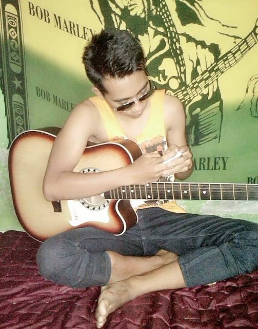 prio95's tweet photo. Ngegitarr duluu bos ,, #kontrakan jreeenggg https://t.co/FZVkXF5BYk