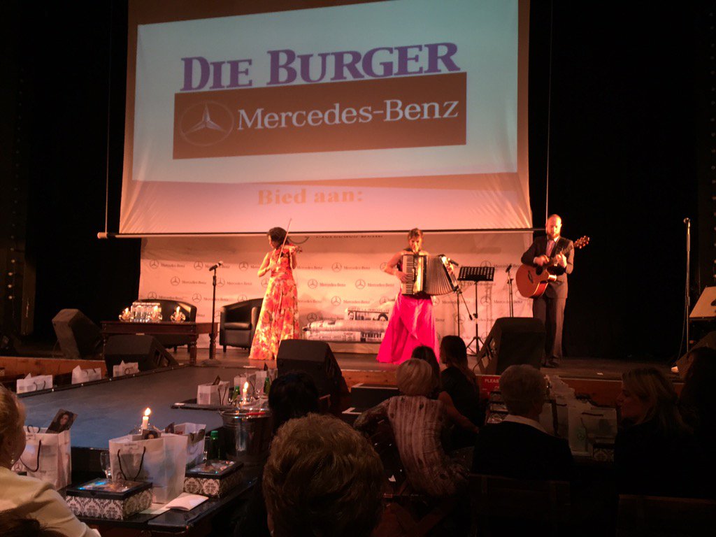 liomee_'s tweet photo. Vol verwagting vir @Die_Burger en @MercedesBenz se #goedgenoeg2 vroueoggend alles so mooi @luanejvr @BradPittSA https://t.co/eZZg4zjSI1