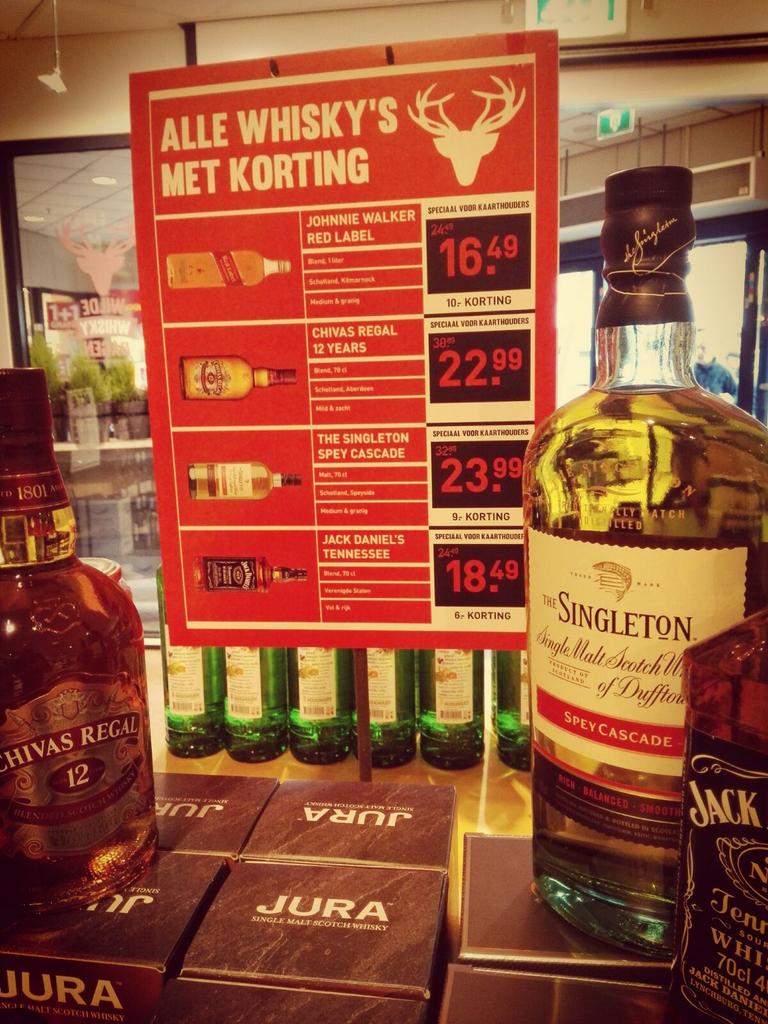 AH8509's tweet photo. Mooie whisky's met exclusieve korting, wordt kaarthouder #Gall&Gall #18nix https://t.co/nv5ya7gfnm