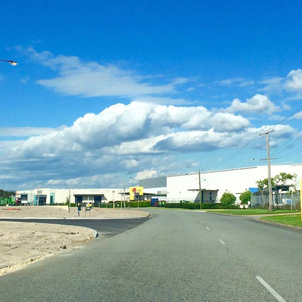 SeasonsOnlineAu's tweet image. Fluffy clouds and blue skies. Happy weekend. #perth #westernaustralia #perthweekend