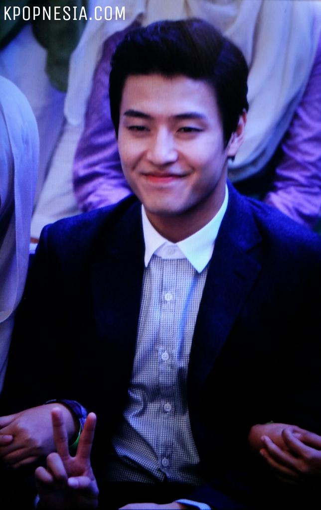 kpopnesia's tweet photo. 31 October 2015 /// #KangHaNeul at the Meet&Greet in Singapore earlier today! ๓พฎ
#HaNeul #๊ฐํ๋ #KMTV #KFF2015 https://t.co/MM6ysVqtvg
