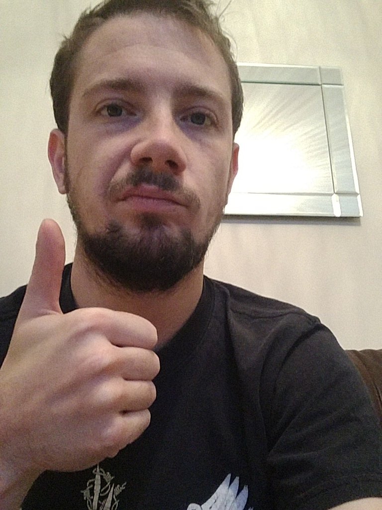 singerliam's tweet image. #Halloween I'd rather punch a beehive than get fancy dressed. Tracksuit trick or treaters imminent. #HappyHalloween