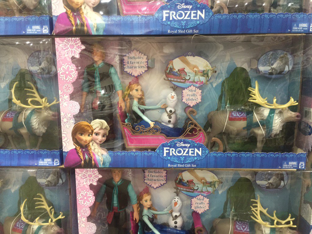 Ayael 久しぶりにコストコ来たけどプリンセスってかアナ雪のおもちゃが大量 エルサの氷のお城すごすぎっ 子供の背丈くらいはある 笑 トドラードールもかわいいな T Co 8jlkmgdkh3