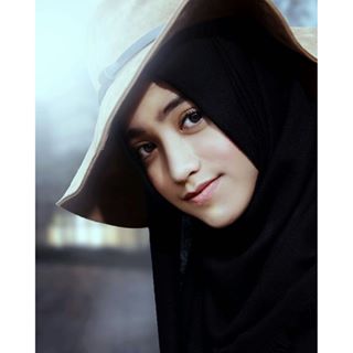 shirinholic's tweet photo. I am 50% human 50% angel's https://t.co/it5HL3Pt4j