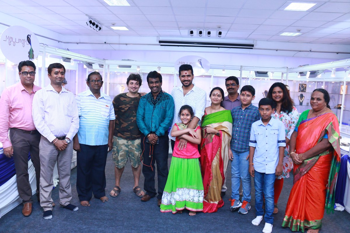 top10cinema's tweet photo. #Mayuram's Chennai Biggest Jewellery Party Inauguration Stills
https://t.co/4c5qUmOSqQ https://t.co/hfObW96N5n