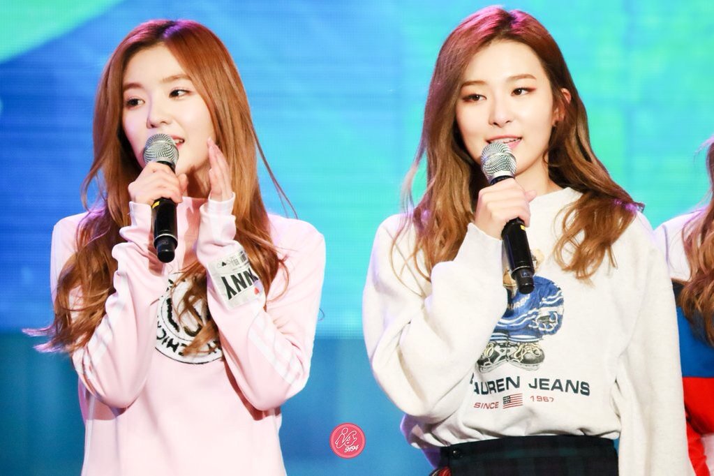 SeulgiUpdates's tweet photo. [HQ] 151028 RED VELVET #Seulgi #Irene @ Seoul Brand Proclamation Ceremony
cr: IS9194 https://t.co/4cPzBRLuoT