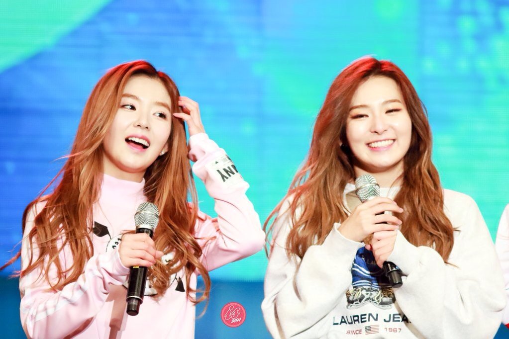 SeulgiUpdates's tweet photo. [HQ] 151028 RED VELVET #Seulgi #Irene @ Seoul Brand Proclamation Ceremony
cr: IS9194 https://t.co/4cPzBRLuoT