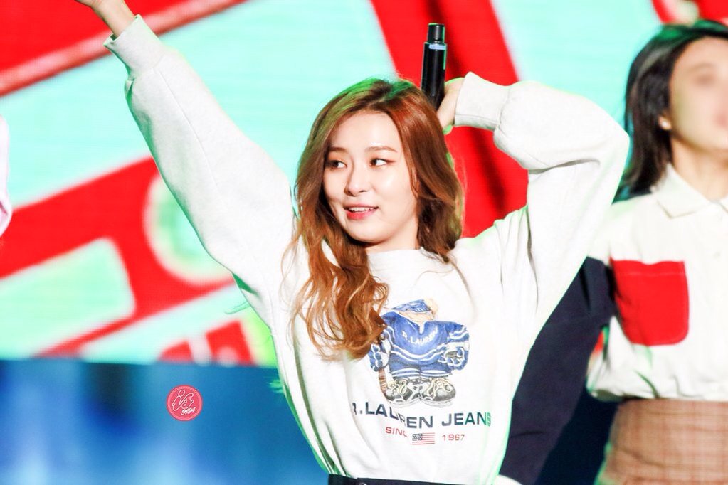 SeulgiUpdates's tweet photo. [HQ] 151028 RED VELVET #Seulgi  @ Seoul Brand Proclamation Ceremony
cr: IS9194 https://t.co/npOks5cQUN