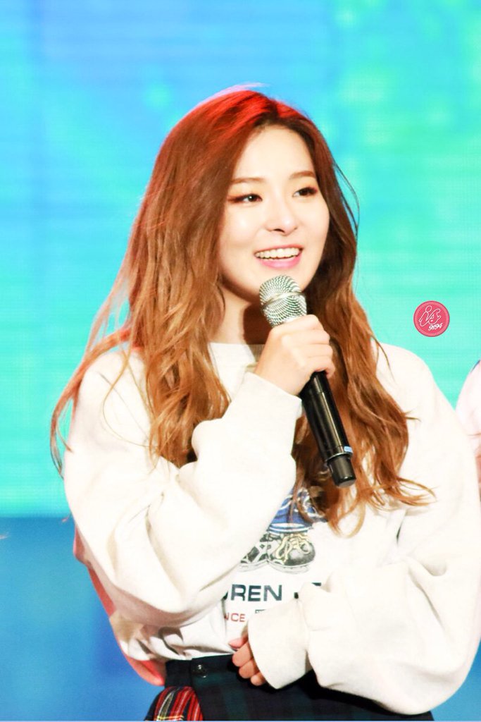 SeulgiUpdates's tweet photo. [HQ] 151028 RED VELVET #Seulgi  @ Seoul Brand Proclamation Ceremony
cr: IS9194 https://t.co/2RDp9Aq1NA