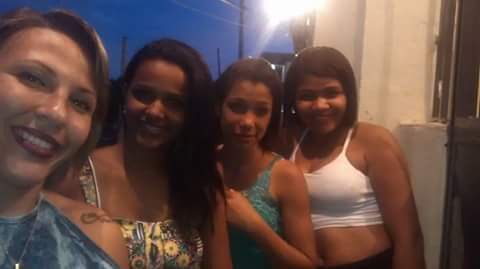 PrincesaLiily's tweet photo. Chegamos do bailão 💃💃
Ta Eu, a Danny , a Jack e a Mayara 👭👭 https://t.co/Pjimqg13pS