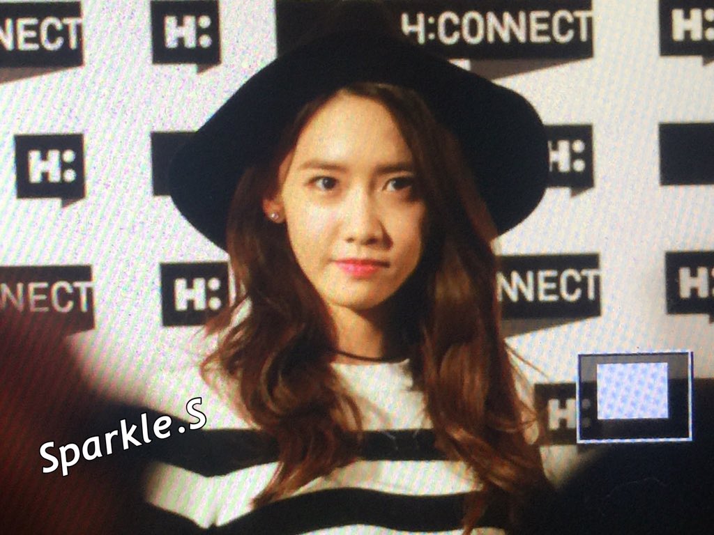 [PIC][31-10-2015]YoonA khởi hành đi Đài Loan để tham dự Fansign cho thương hiệu "H:CONNECT" vào sáng nay - Page 5 CSogCUjVEAAqgAg