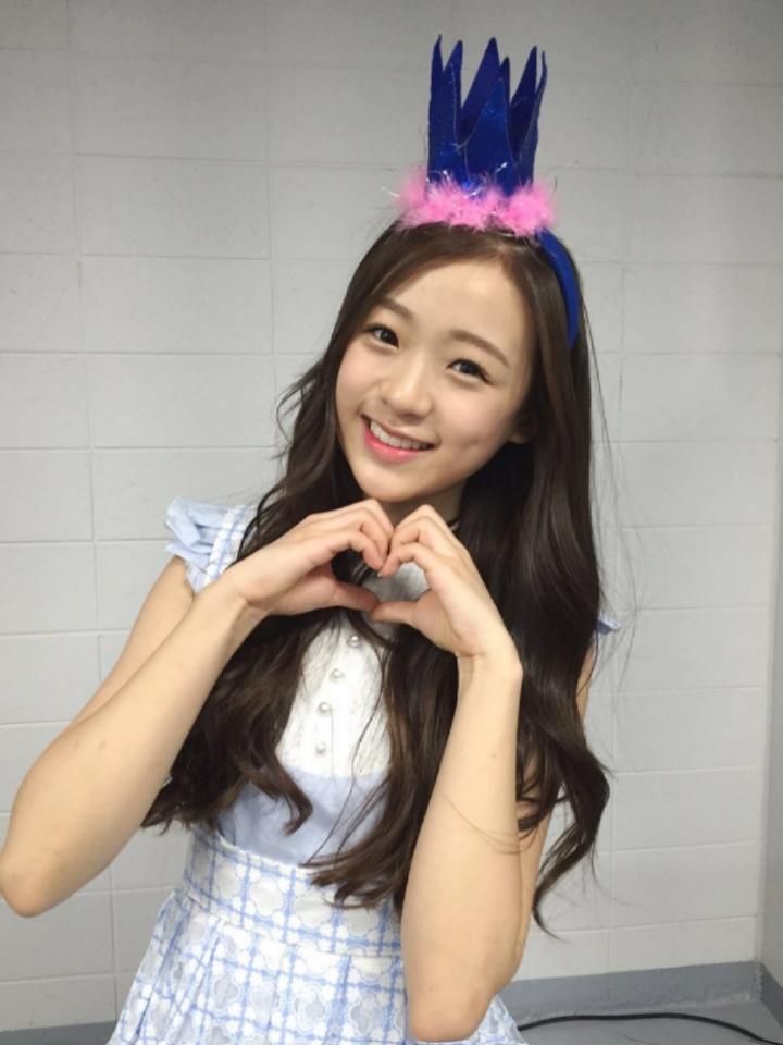 CSogIW4VEAA_9De.jpg:orig