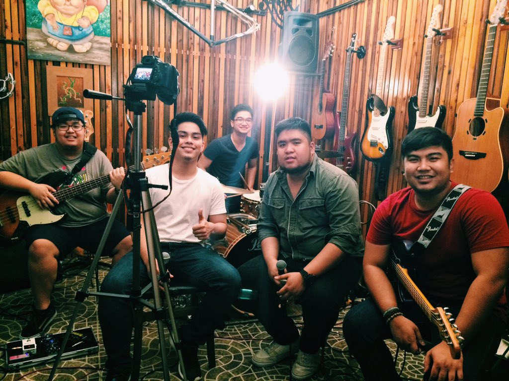 nefmedina_'s tweet photo. Happening now. With @Agsunta! Stay tuned! ;) #agsuntajamsession #nefmedinamusic https://t.co/rk6Ddoqvaf